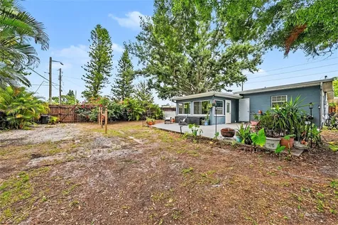 3901 13th Avenue N St Petersburg FL 33713