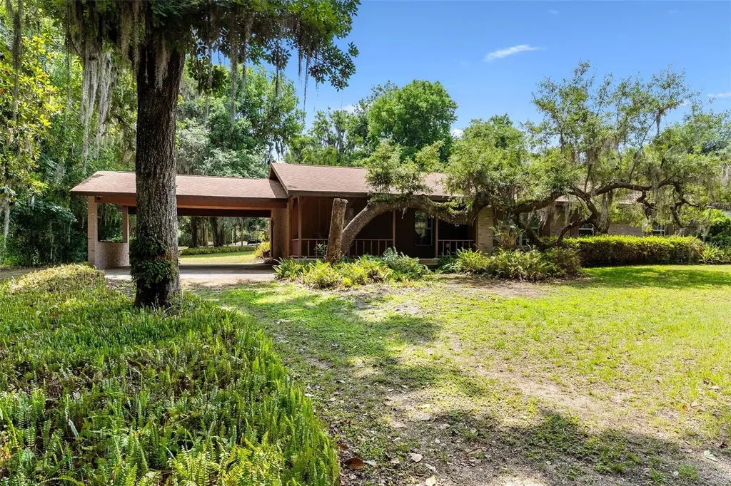 6400 Sunnyside Drive Leesburg FL 34748