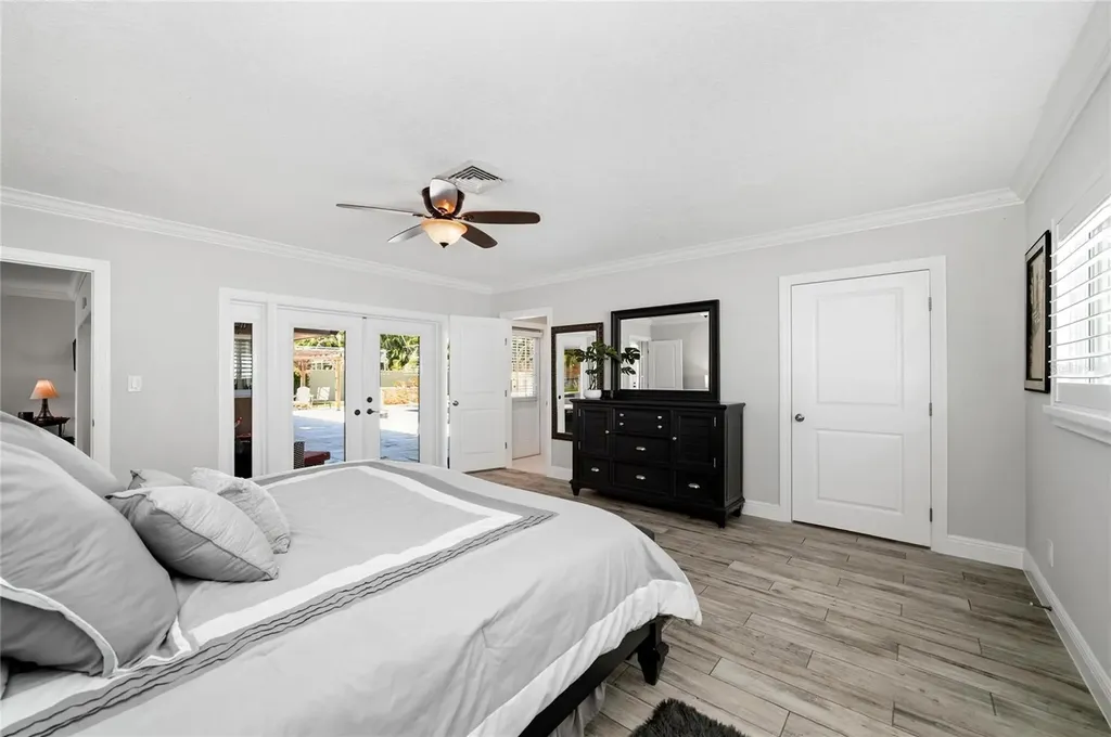 6129 Leeland Street S St Petersburg FL 33715