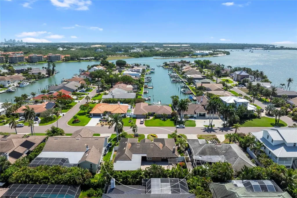 6129 Leeland Street S St Petersburg FL 33715