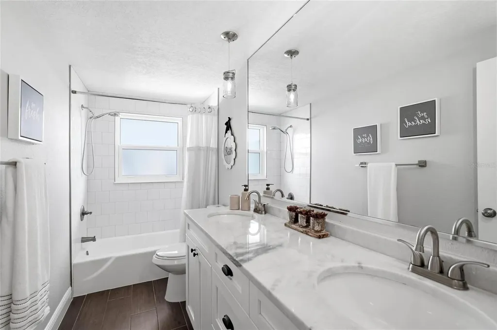 6129 Leeland Street S St Petersburg FL 33715