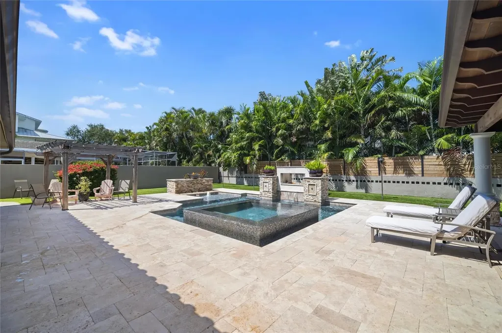6129 Leeland Street S St Petersburg FL 33715