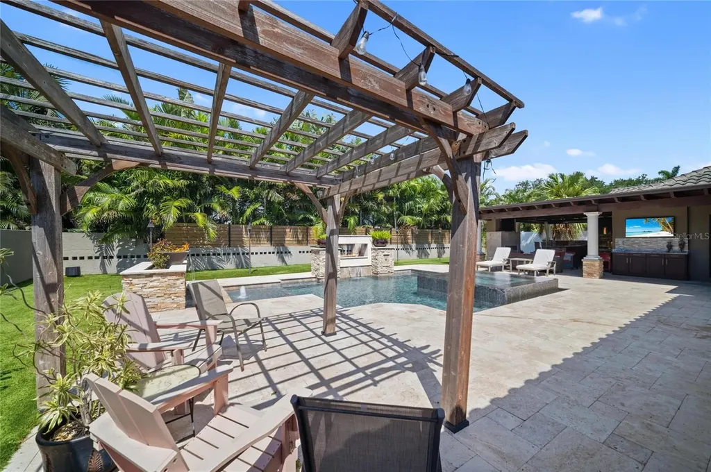 6129 Leeland Street S St Petersburg FL 33715