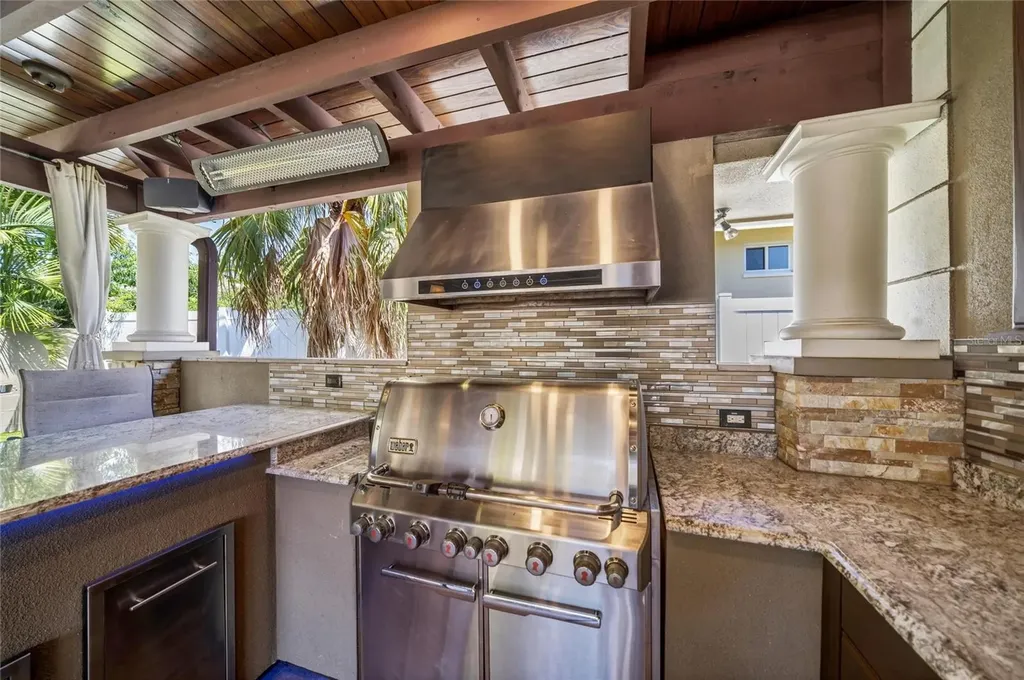 6129 Leeland Street S St Petersburg FL 33715