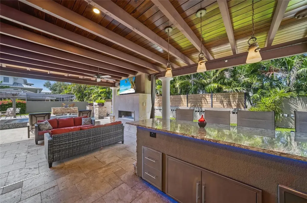 6129 Leeland Street S St Petersburg FL 33715