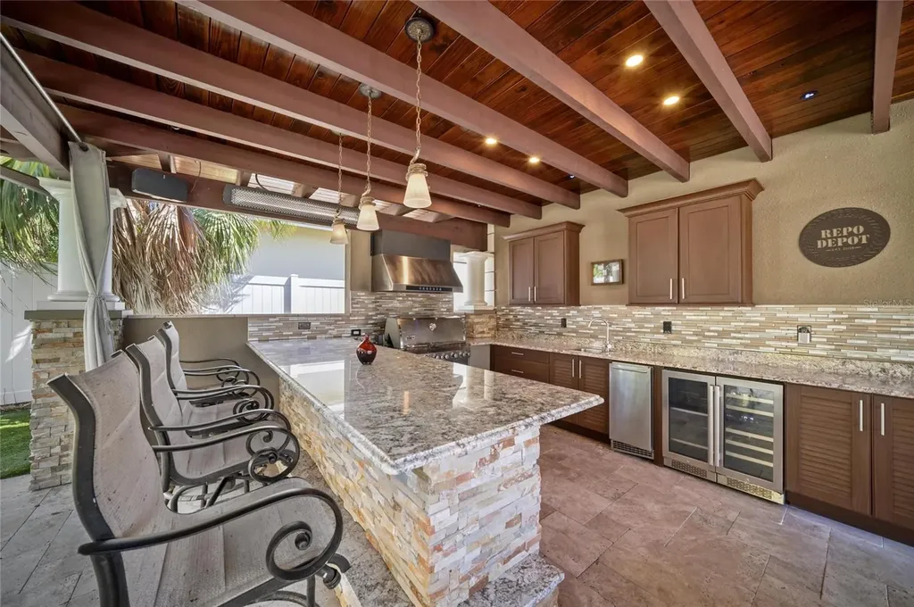 6129 Leeland Street S St Petersburg FL 33715