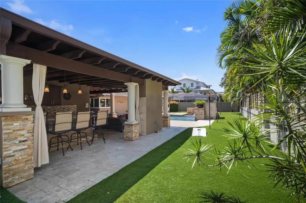 6129 Leeland Street S St Petersburg FL 33715