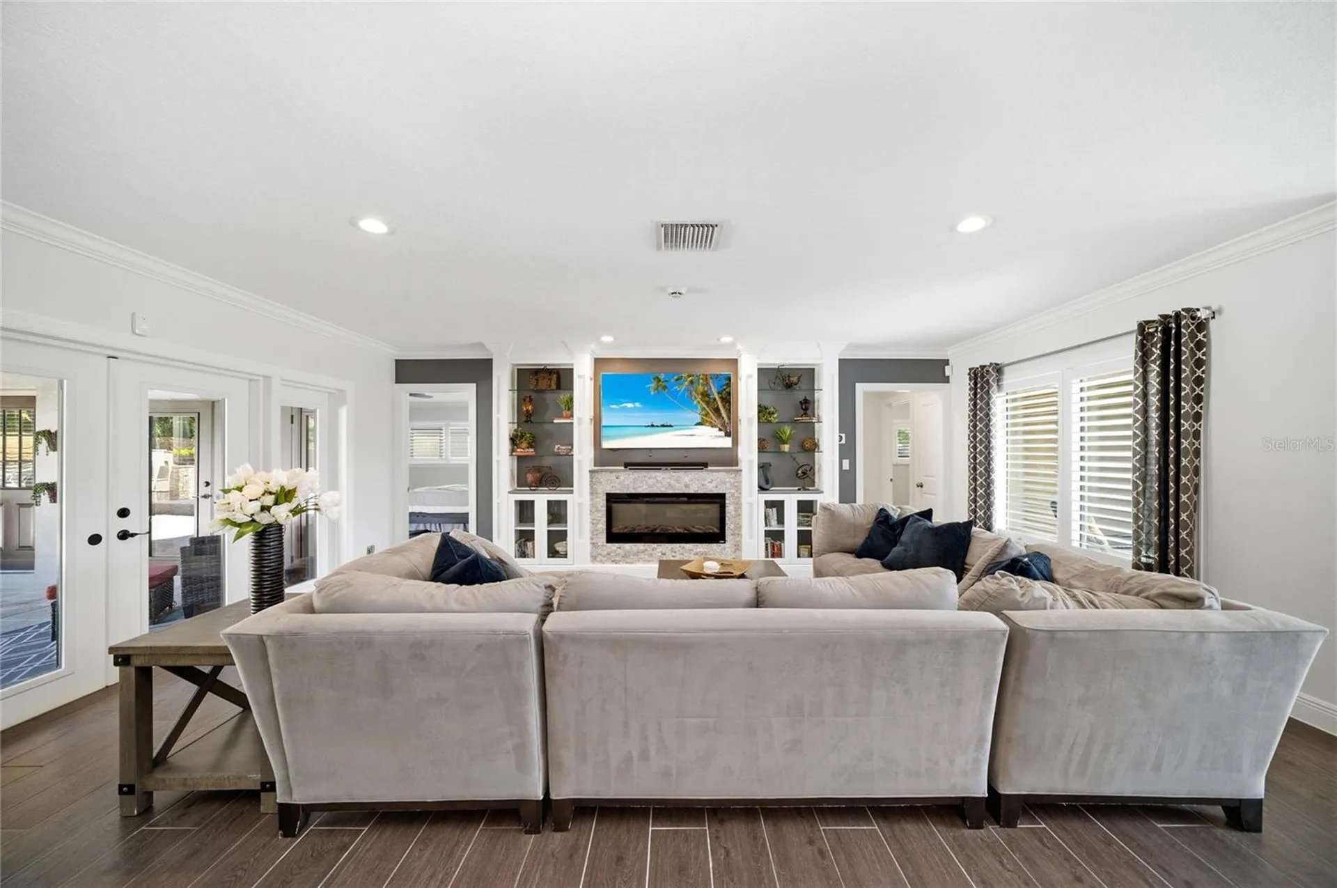 6129 Leeland Street S St Petersburg FL 33715