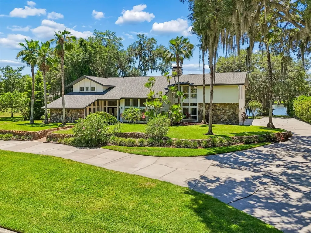 816 Taray De Avila Tampa FL 33613