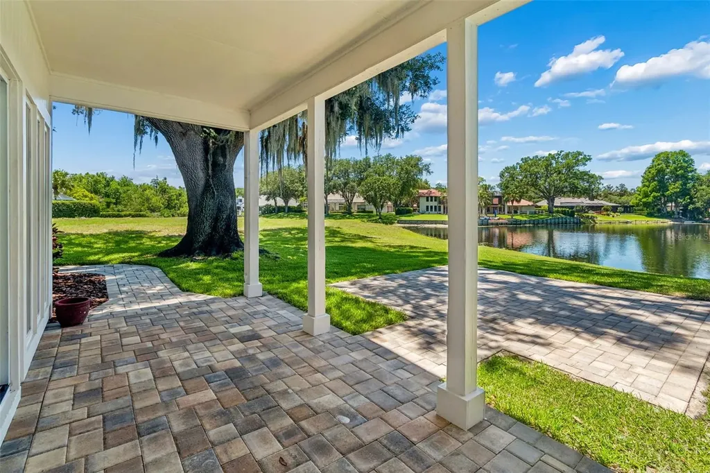 816 Taray De Avila Tampa FL 33613