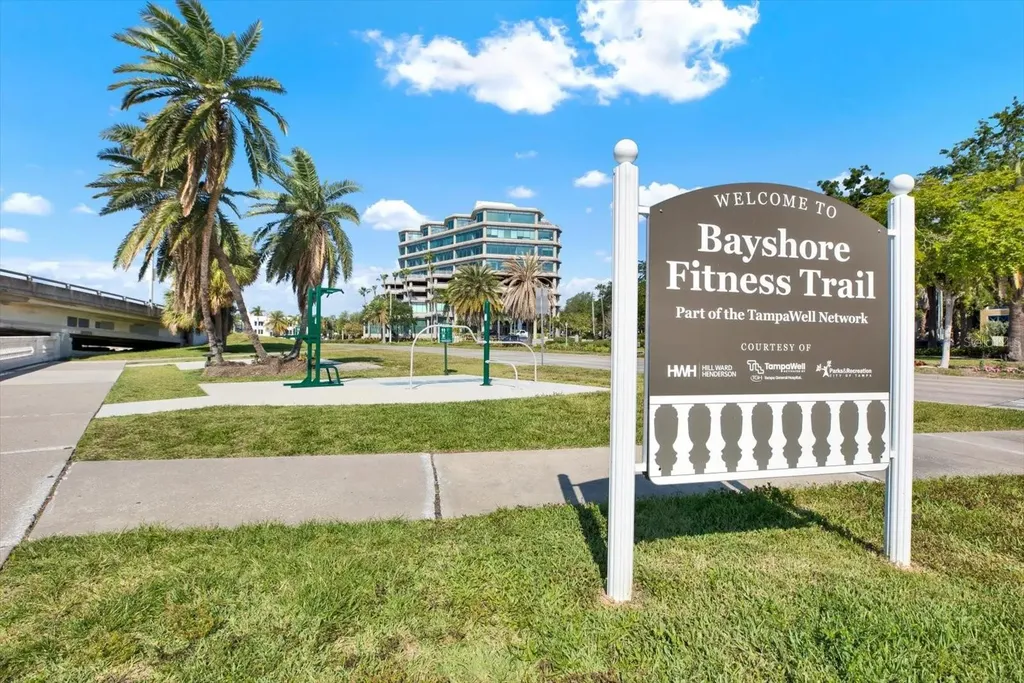 2611 Bayshore Boulevard Tampa FL 33629