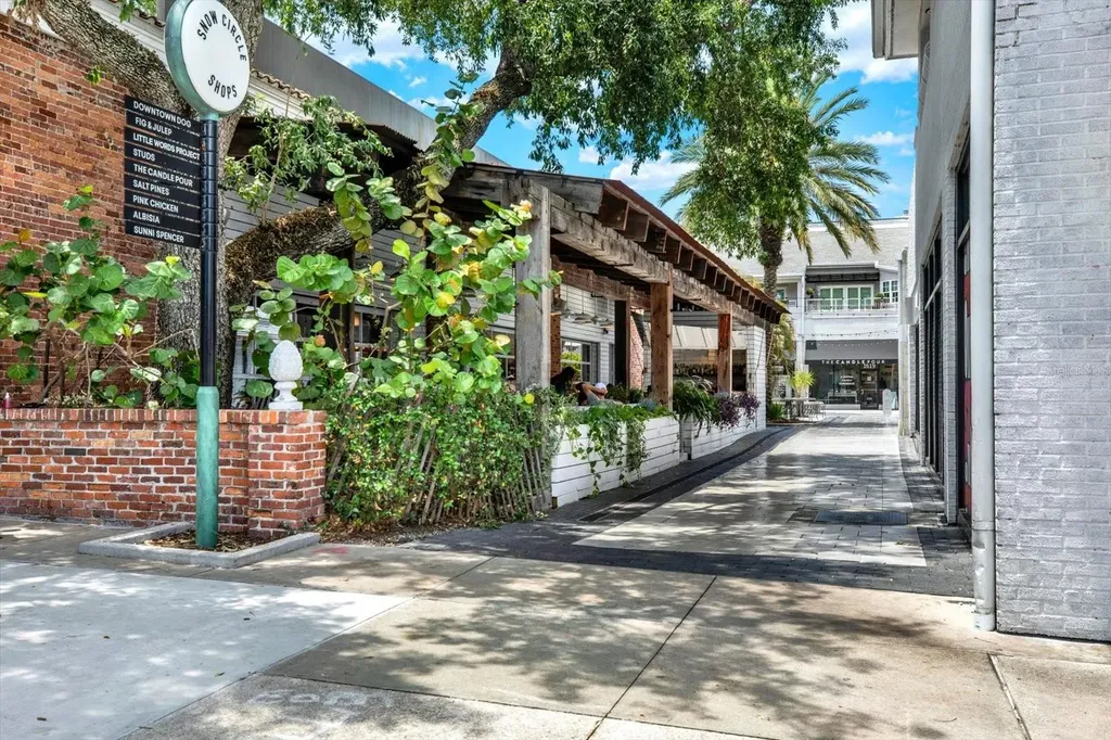 2611 Bayshore Boulevard Tampa FL 33629