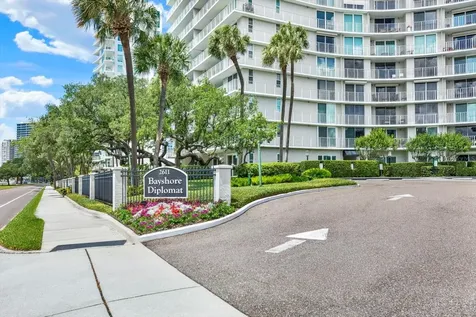 2611 Bayshore Boulevard Tampa FL 33629