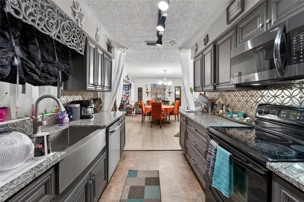 1740 Cherry Lane Lakeland FL 33811