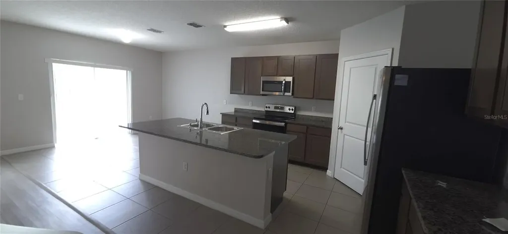 9628 Troncais Circle Thonotosassa FL 33592
