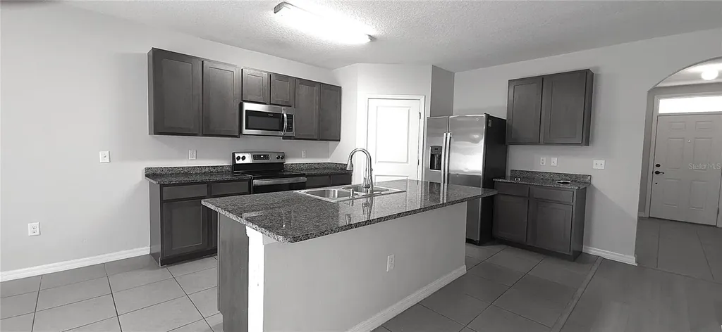 9628 Troncais Circle Thonotosassa FL 33592