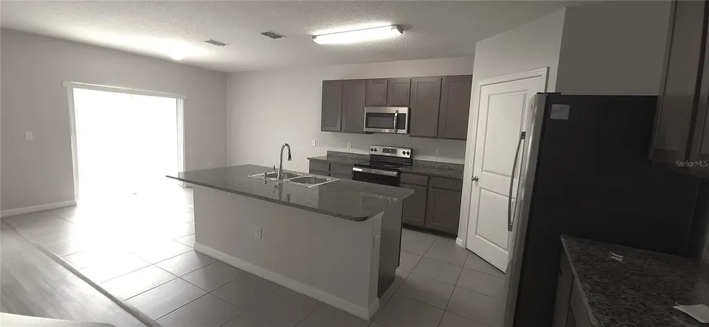 9628 Troncais Circle Thonotosassa FL 33592