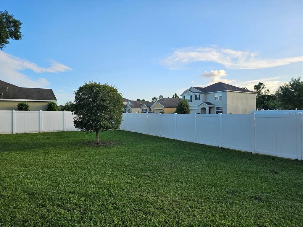 9628 Troncais Circle Thonotosassa FL 33592