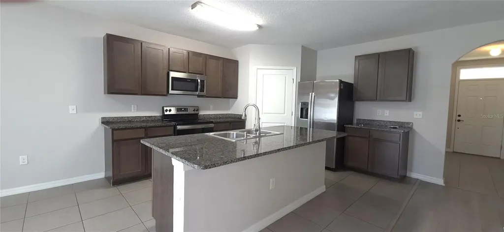 9628 Troncais Circle Thonotosassa FL 33592