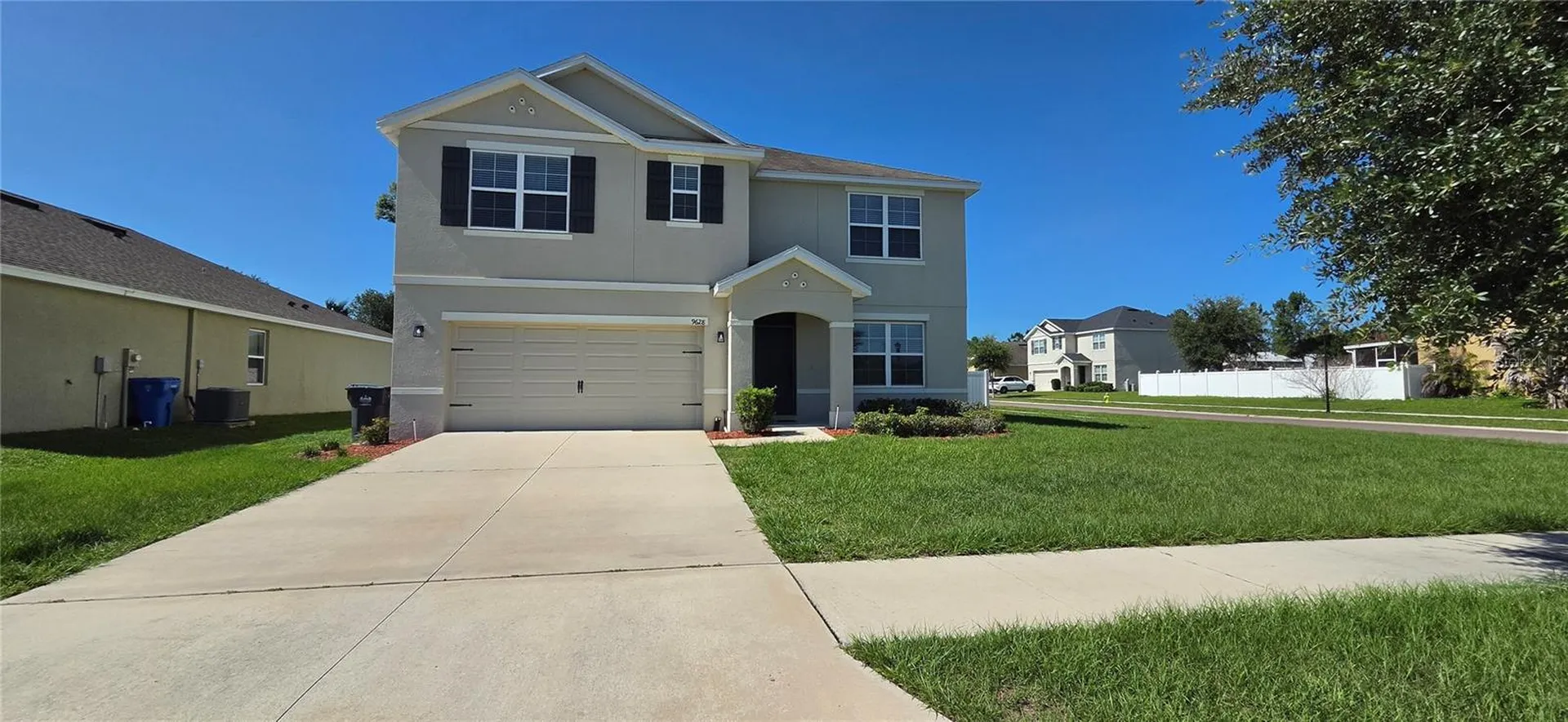 9628 Troncais Circle Thonotosassa FL 33592