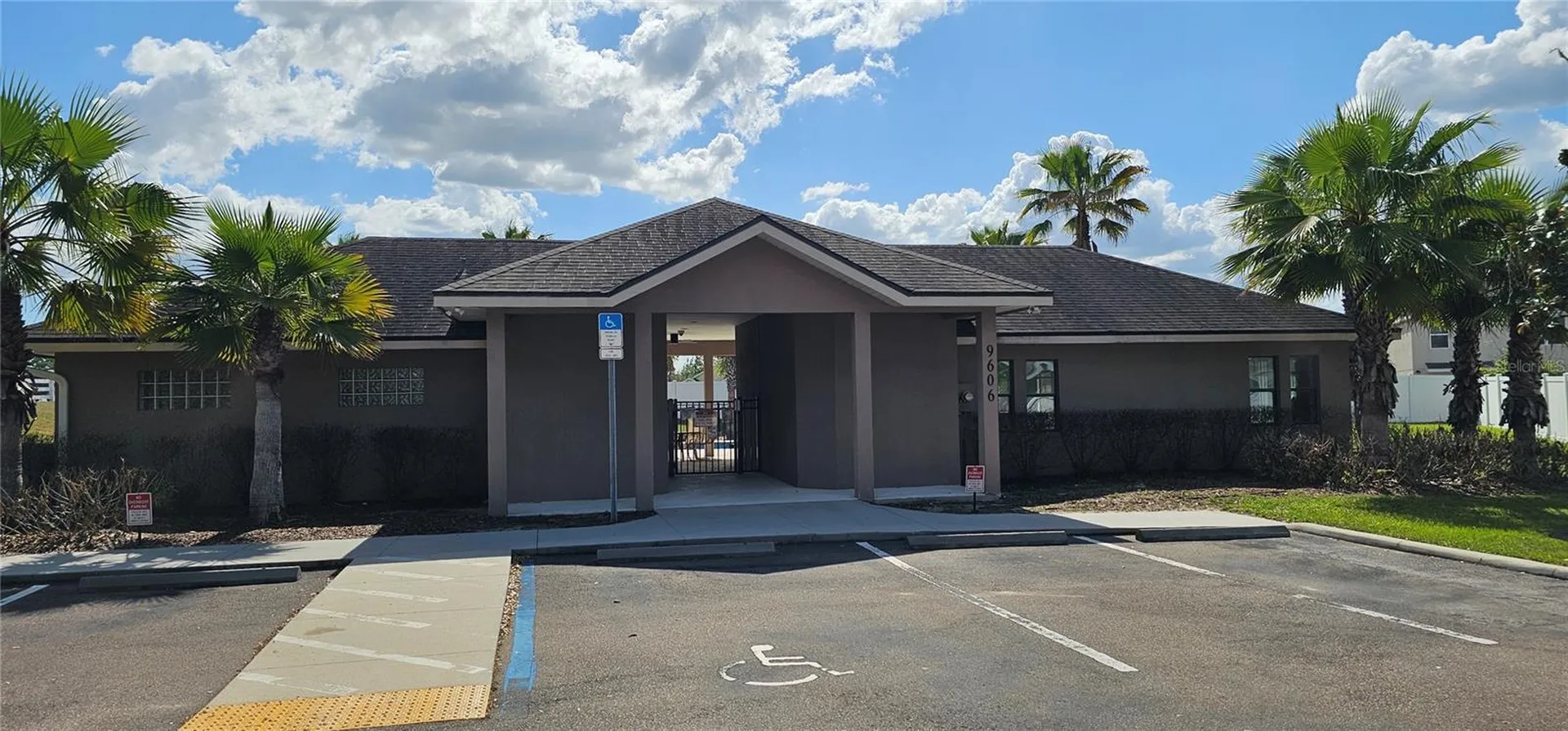 9628 Troncais Circle Thonotosassa FL 33592