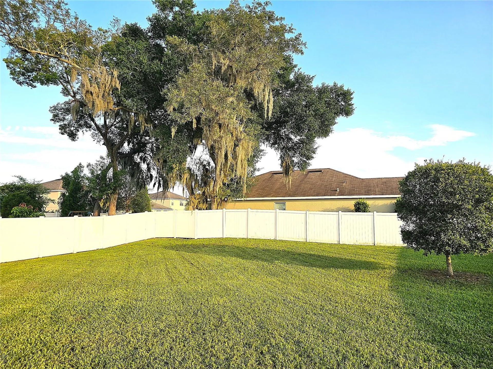 9628 Troncais Circle Thonotosassa FL 33592