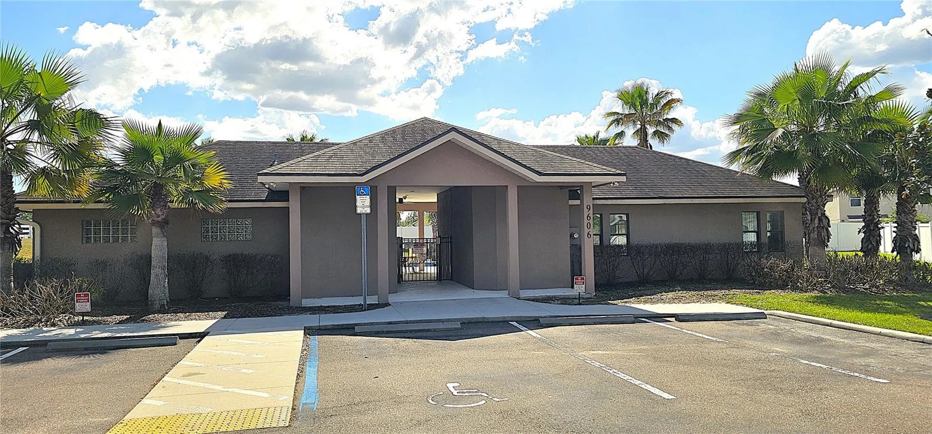 9628 Troncais Circle Thonotosassa FL 33592