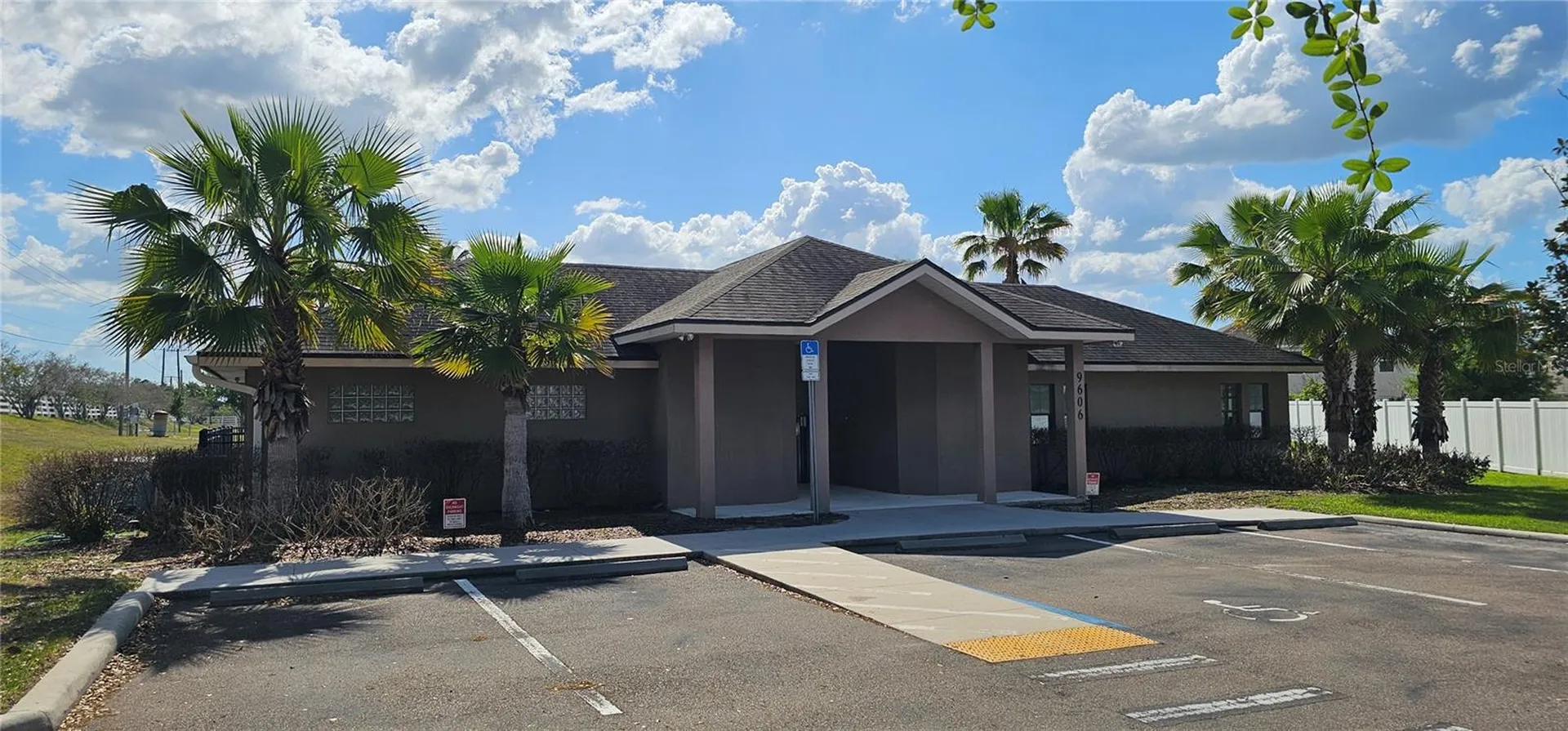 9628 Troncais Circle Thonotosassa FL 33592