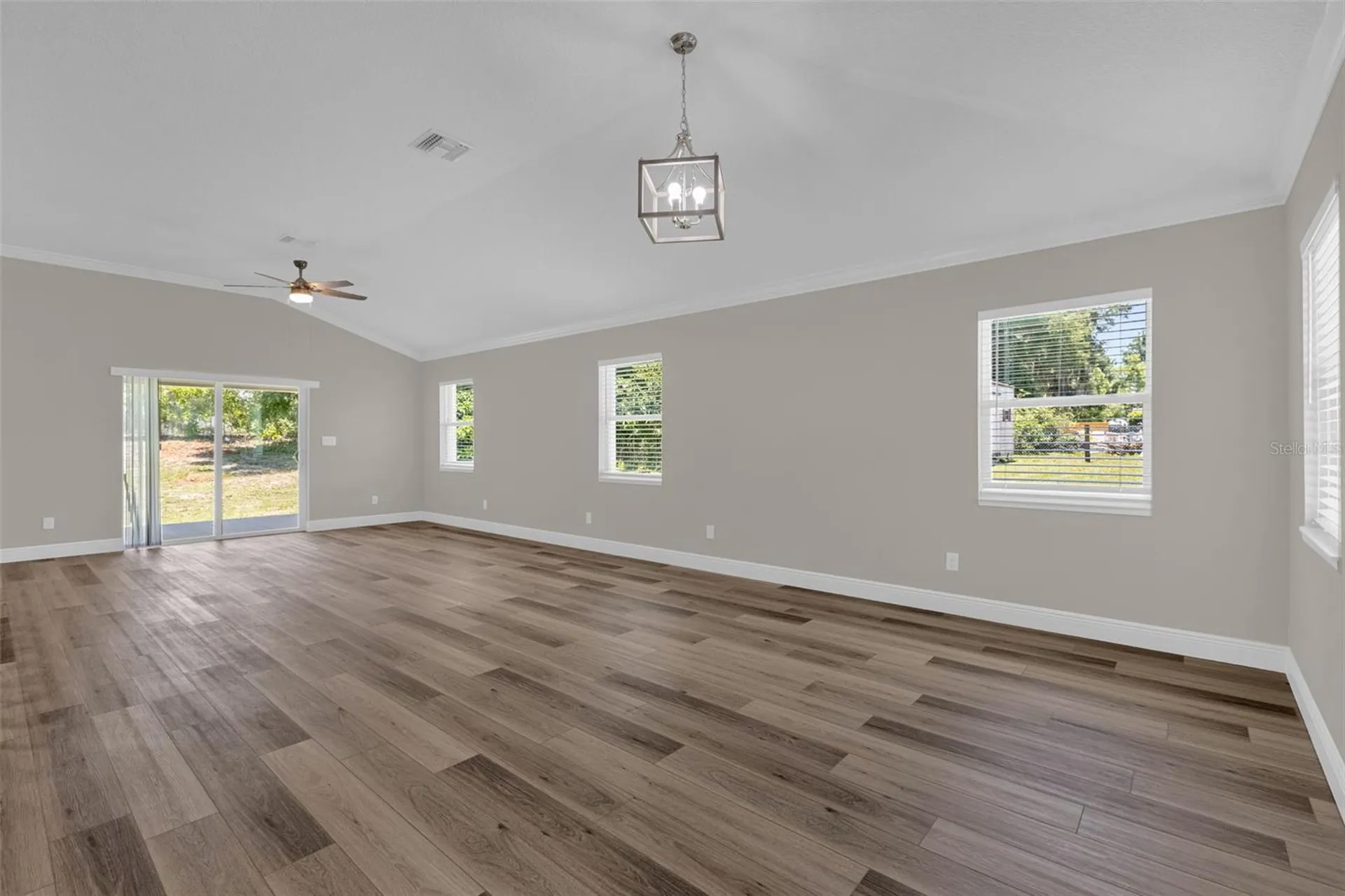 706 Stanley Avenue Wildwood FL 34785