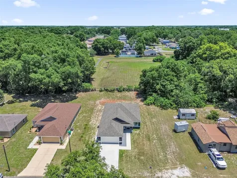 706 Stanley Avenue Wildwood FL 34785
