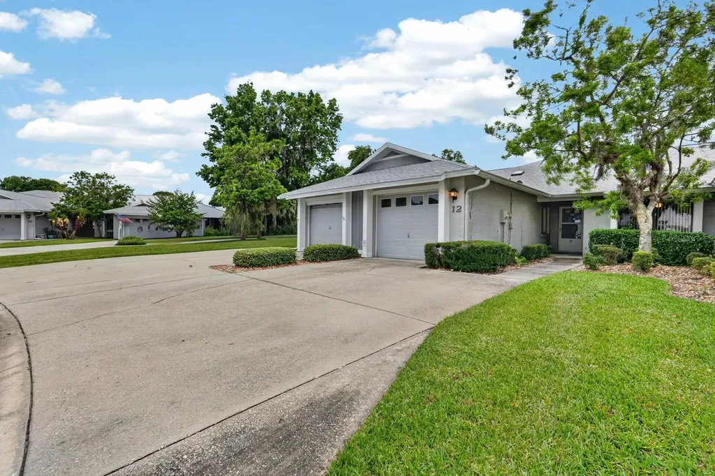 12 Lake Forest Circle N Palm Coast FL 32137