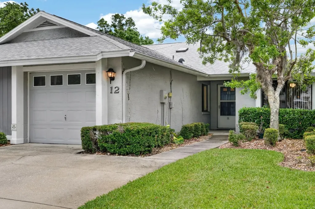 12 Lake Forest Circle N Palm Coast FL 32137