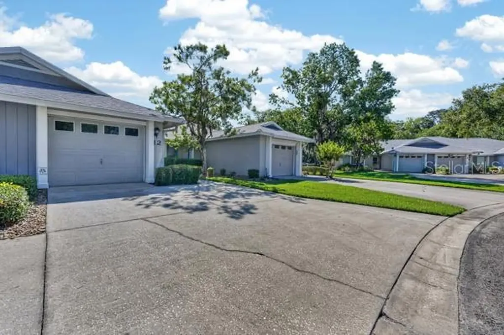 12 Lake Forest Circle N Palm Coast FL 32137