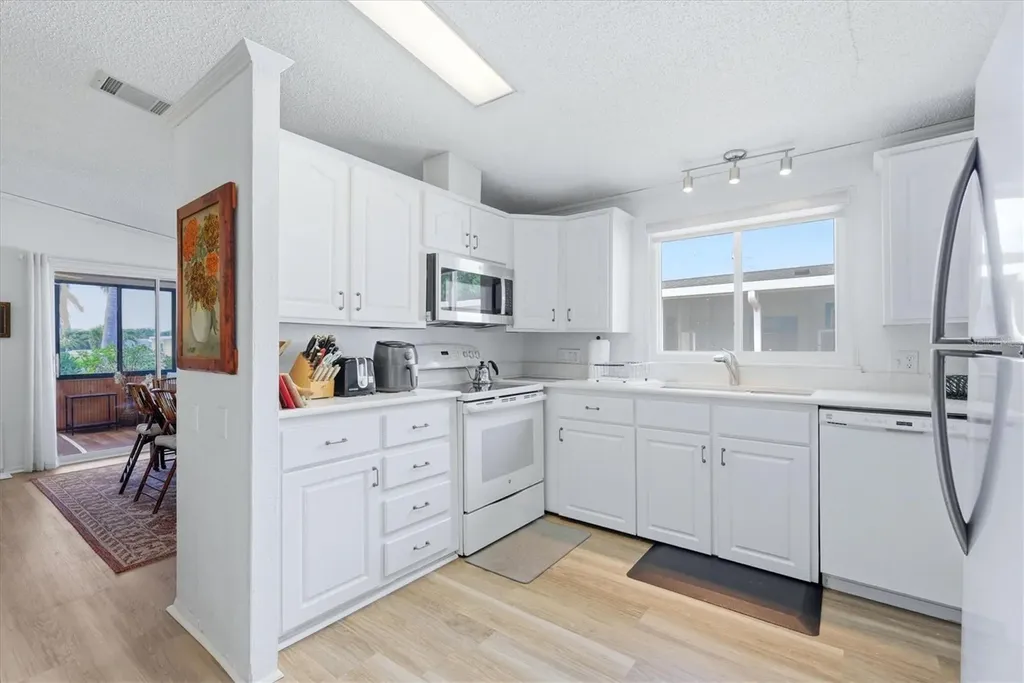 807 Seabrooke Drive Englewood FL 34223