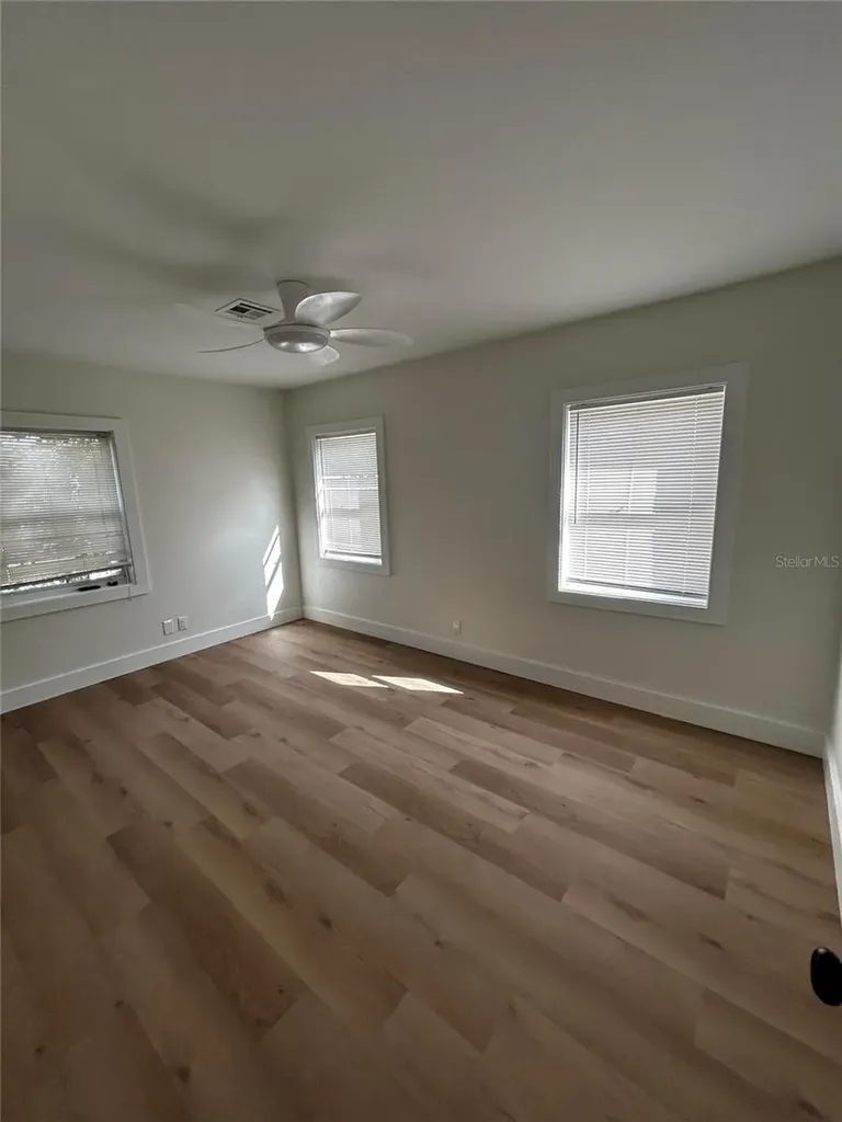 10206 N Oakleaf Avenue Tampa FL 33612