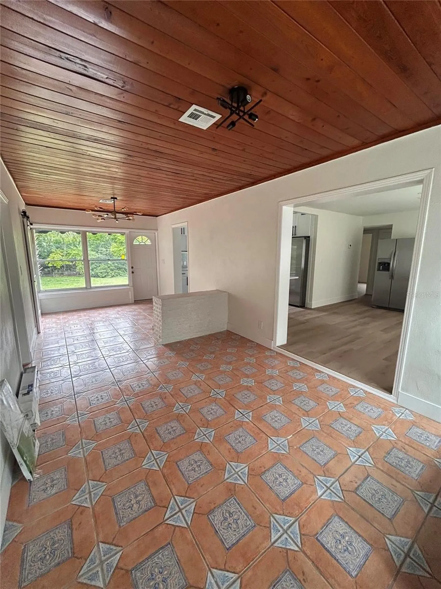 10206 N Oakleaf Avenue Tampa FL 33612