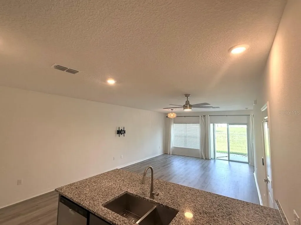 710 Stoney Point Circle Davenport FL 33896