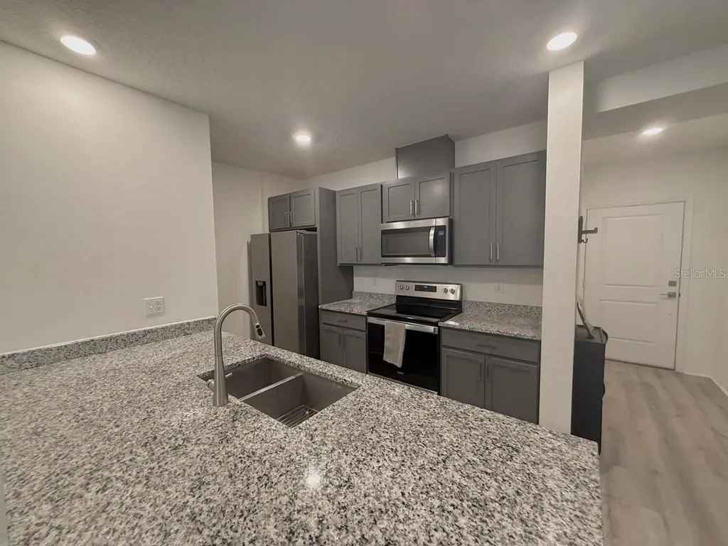 710 Stoney Point Circle Davenport FL 33896
