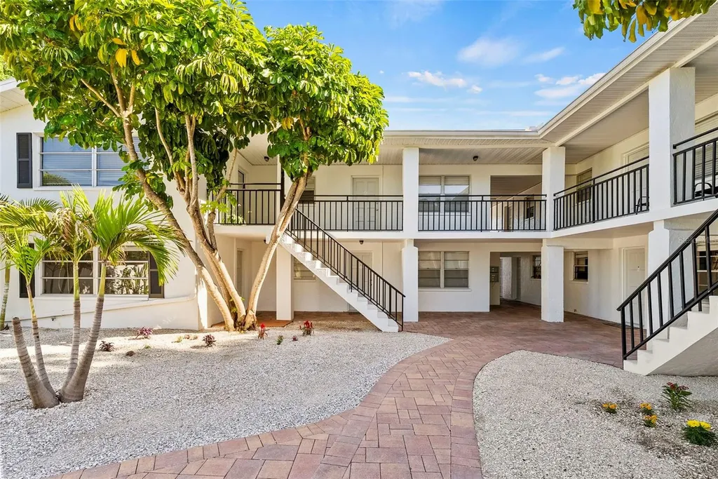 3036 6th Avenue N St Petersburg FL 33713
