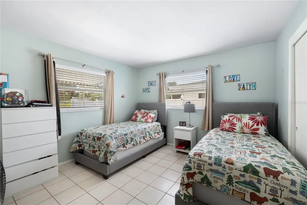 1930 74th Avenue N St Petersburg FL 33702