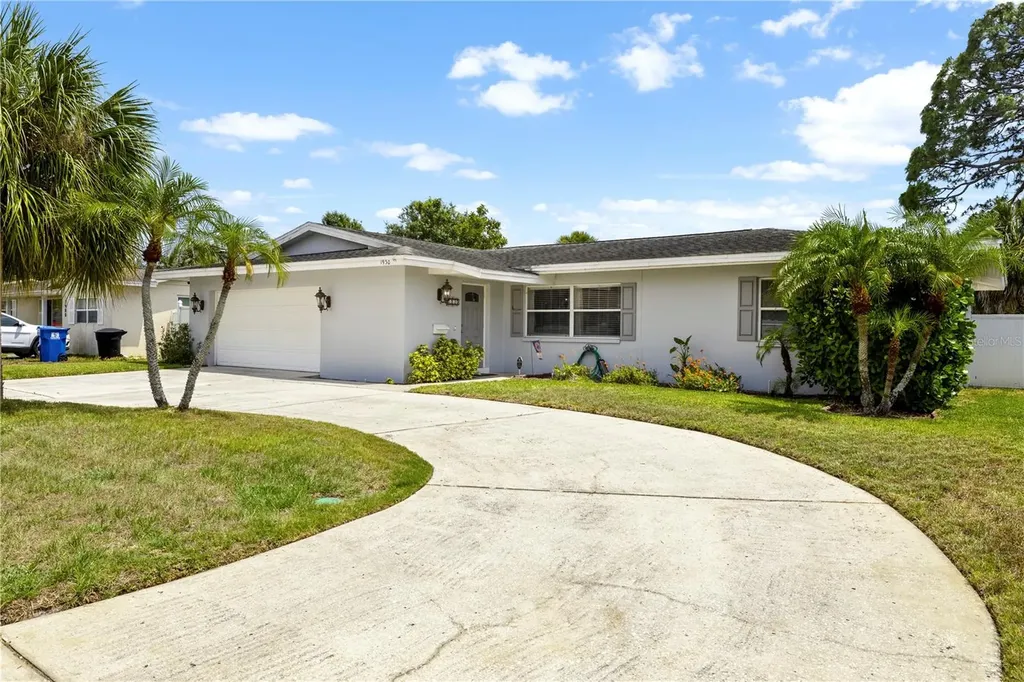 1930 74th Avenue N St Petersburg FL 33702