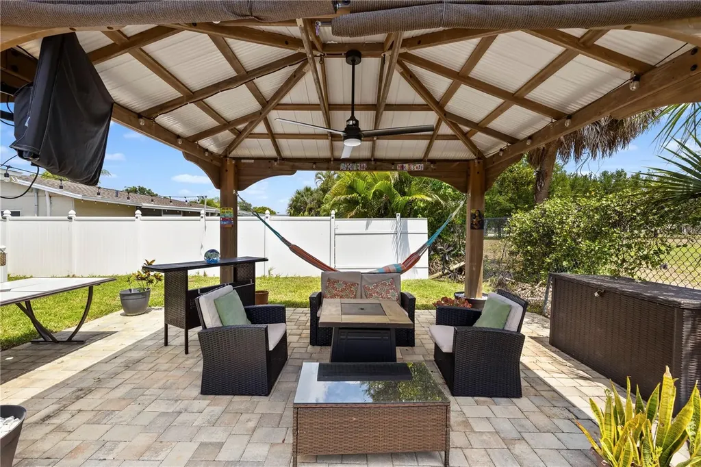 1930 74th Avenue N St Petersburg FL 33702