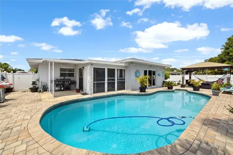 1930 74th Avenue N St Petersburg FL 33702