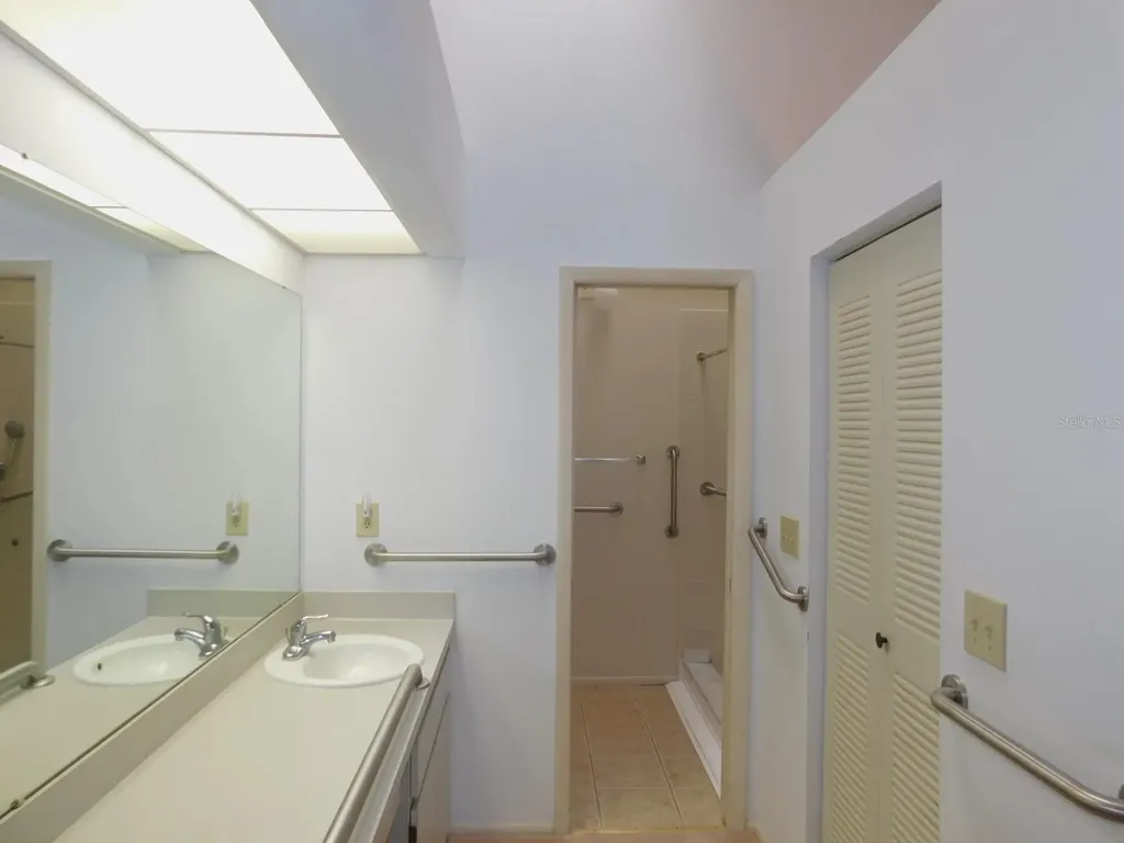 2496 Alhambra Court Clearwater FL 33761