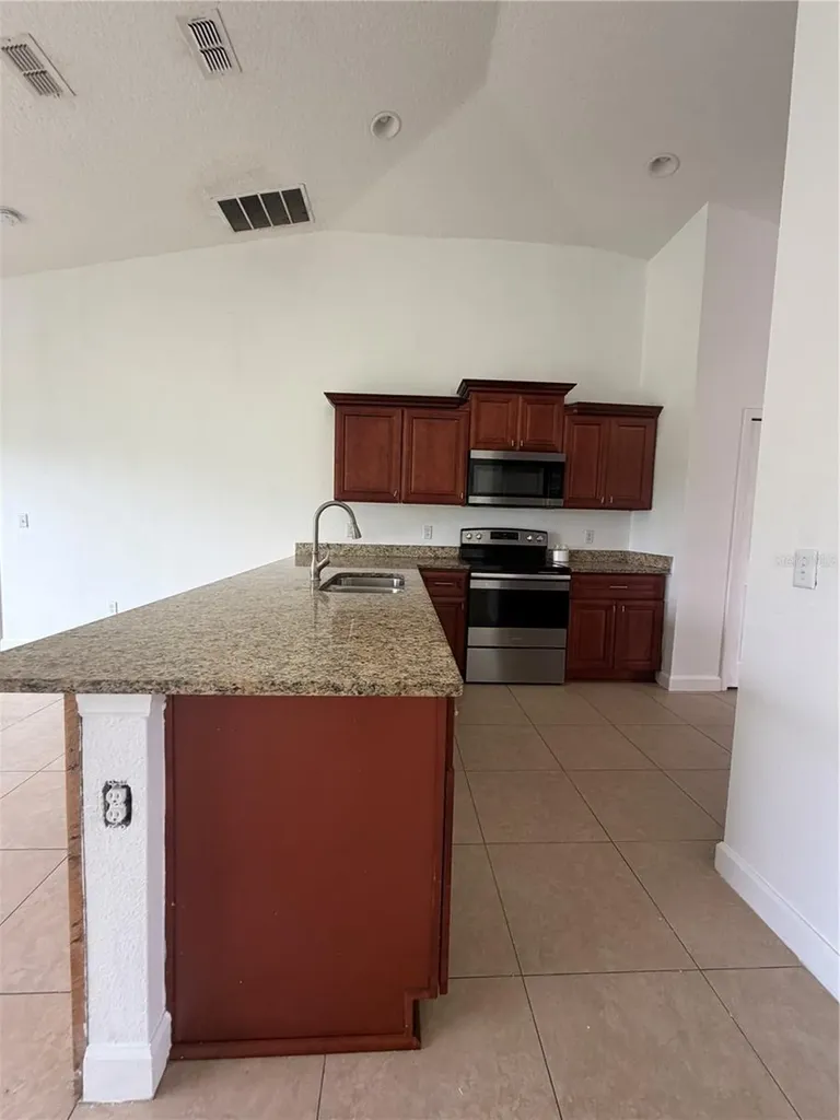 28 Bolton Court Kissimmee FL 34758