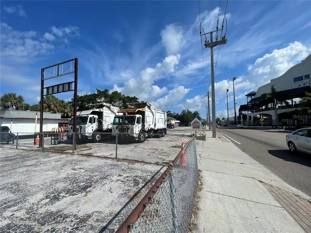 1606 9th Street W Bradenton FL 34205
