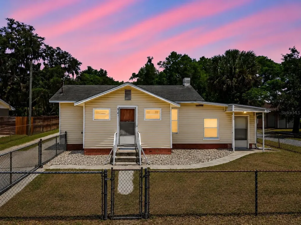 2101 E Grant Avenue Orlando FL 32806