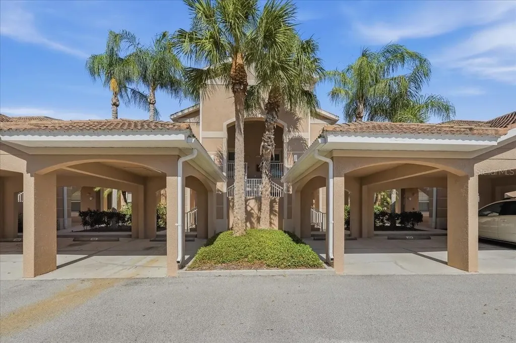 819 Fairwaycove Lane Bradenton FL 34212