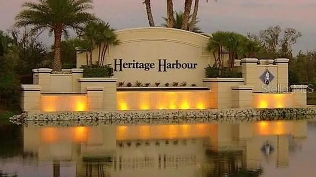 819 Fairwaycove Lane Bradenton FL 34212