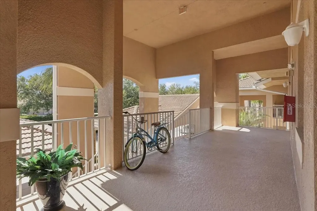 819 Fairwaycove Lane Bradenton FL 34212